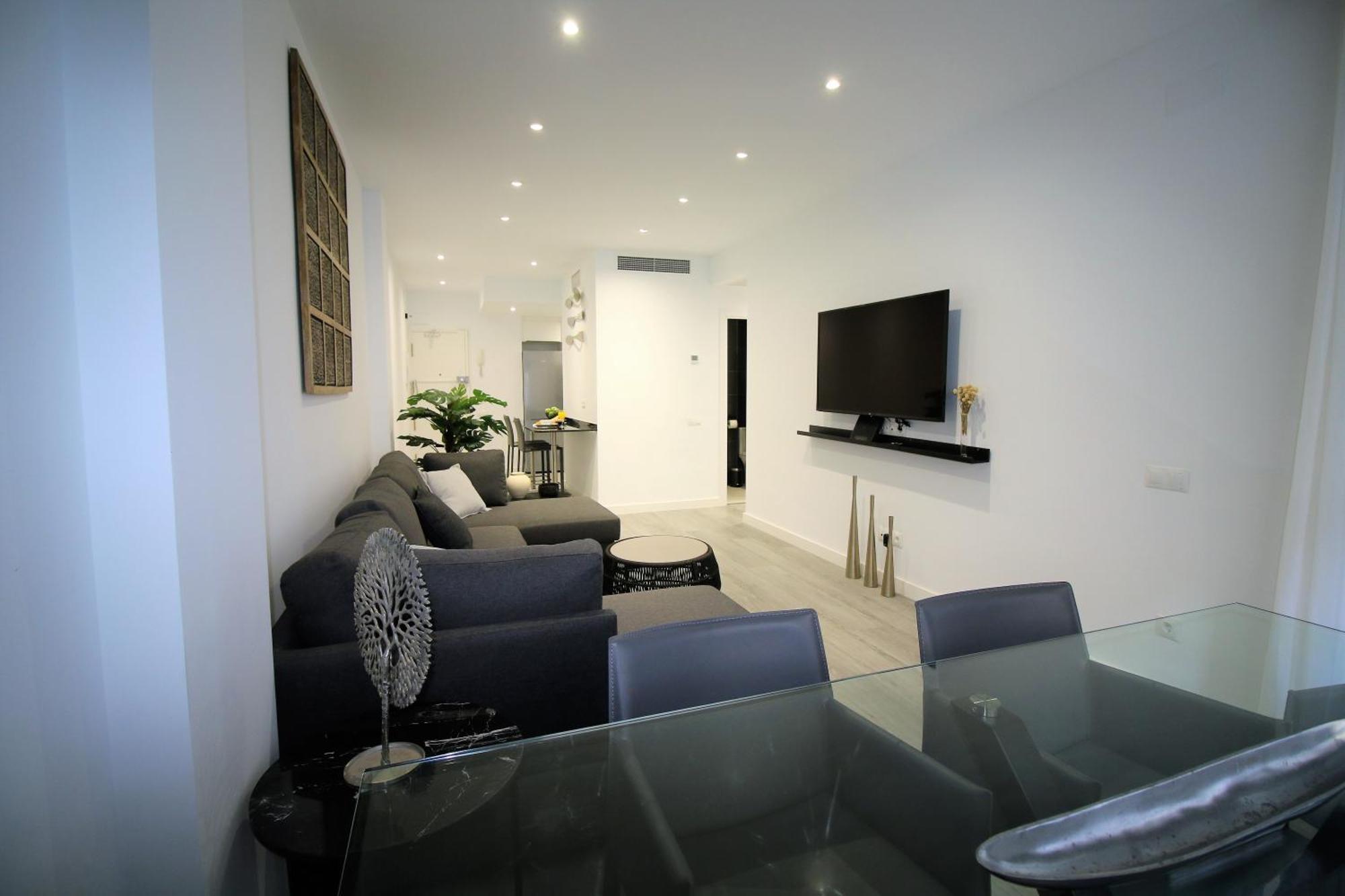 Modern And Equipped With A Wonderful Terrace Barcelona