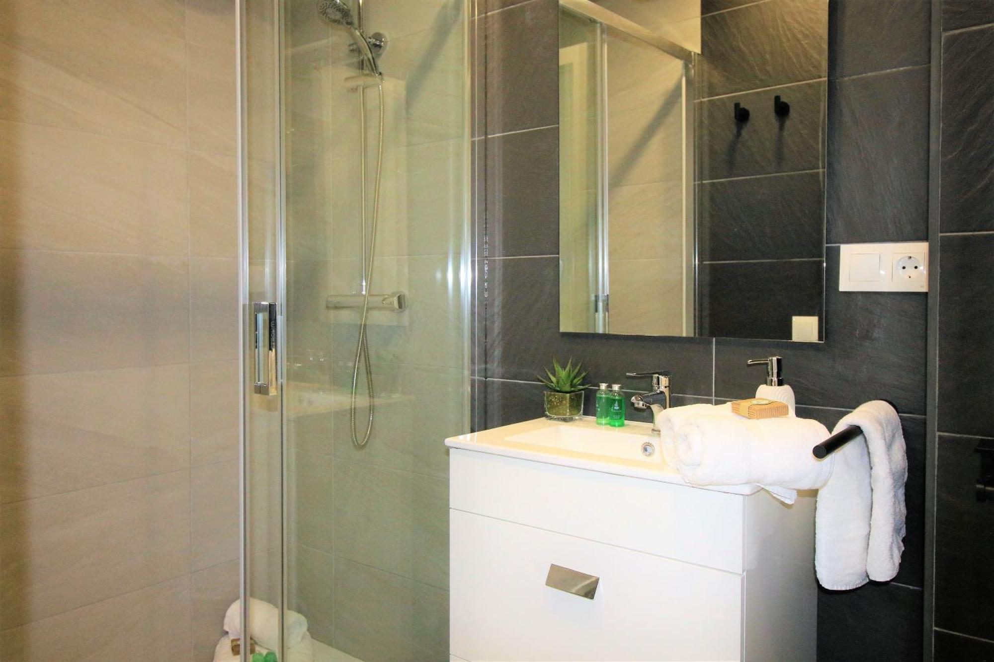 Modern And Equipped With A Wonderful Terrace Apartment *