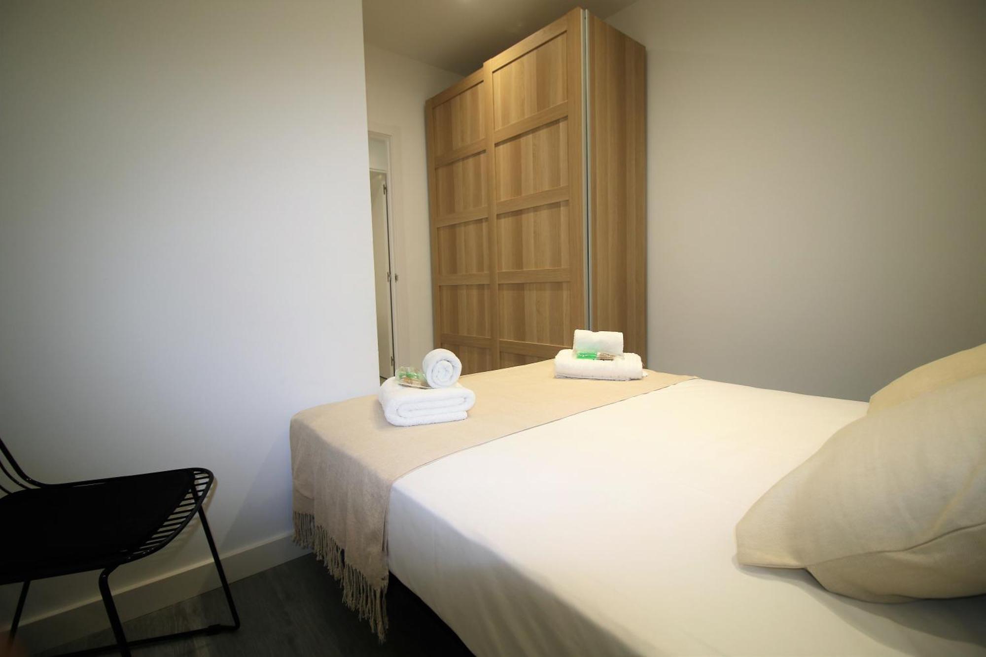 Modern And Equipped With A Wonderful Terrace Apartament