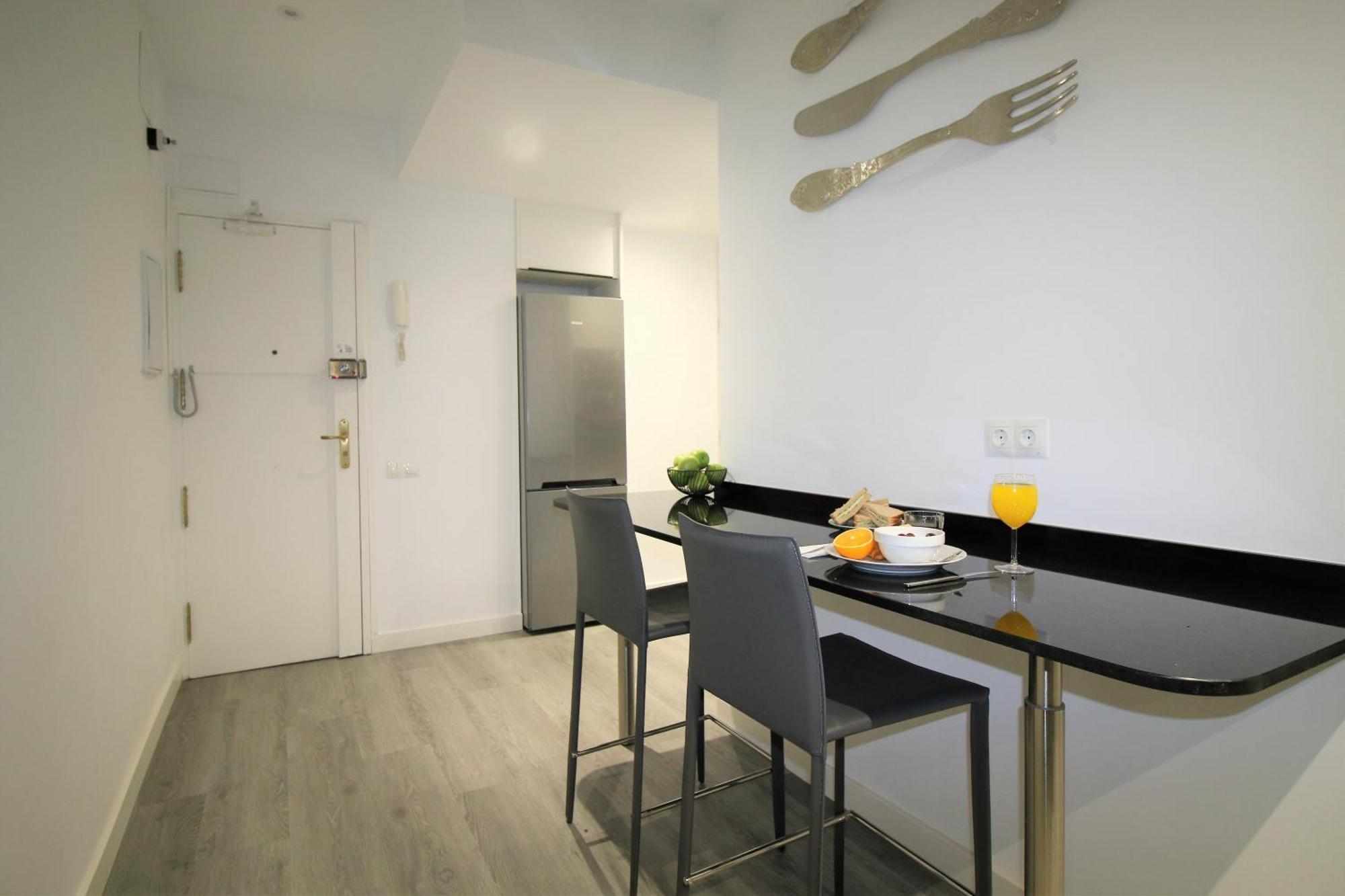 Modern And Equipped With A Wonderful Terrace Apartment Barcelona