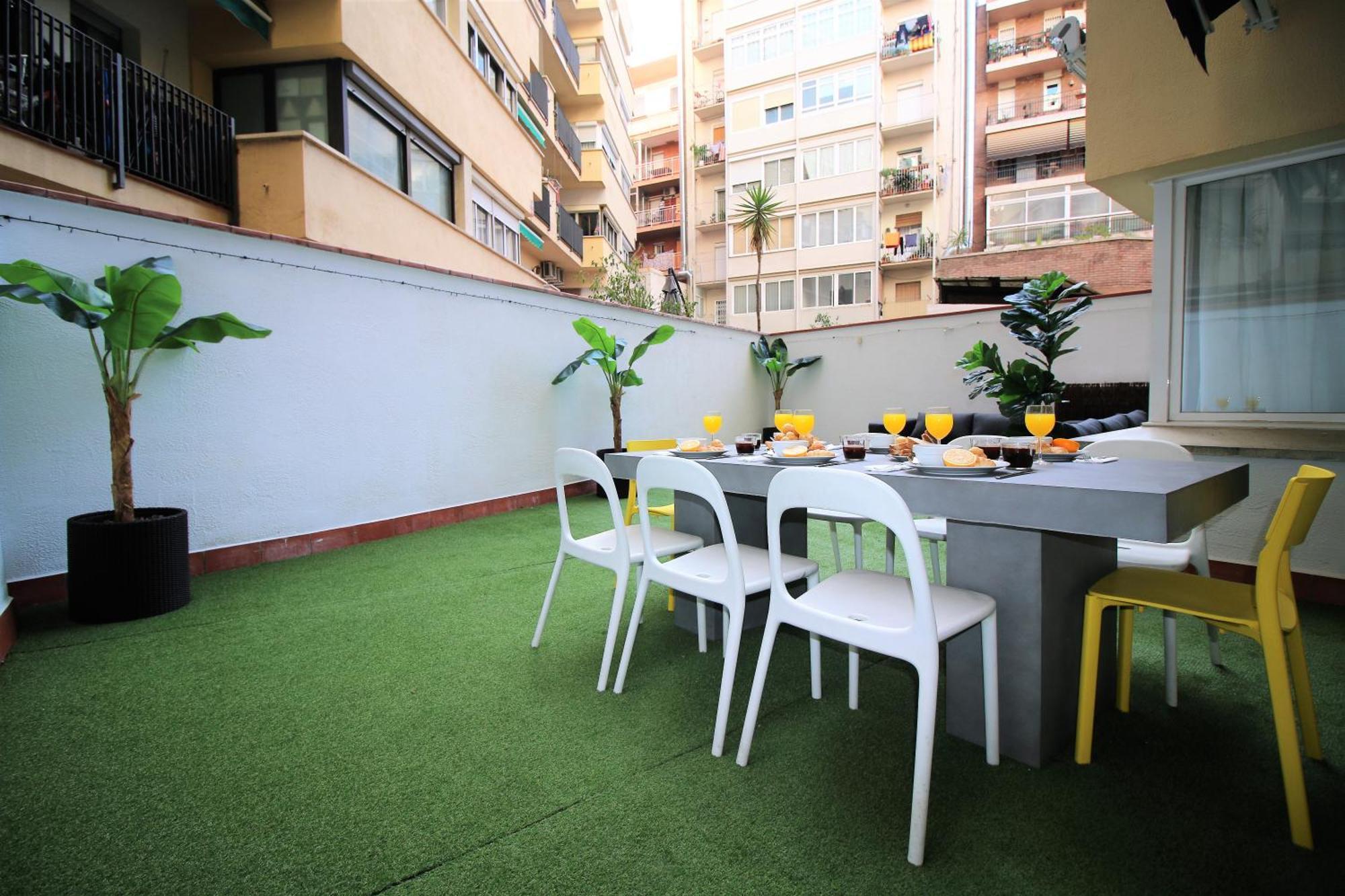 Modern And Equipped With A Wonderful Terrace Barcelona