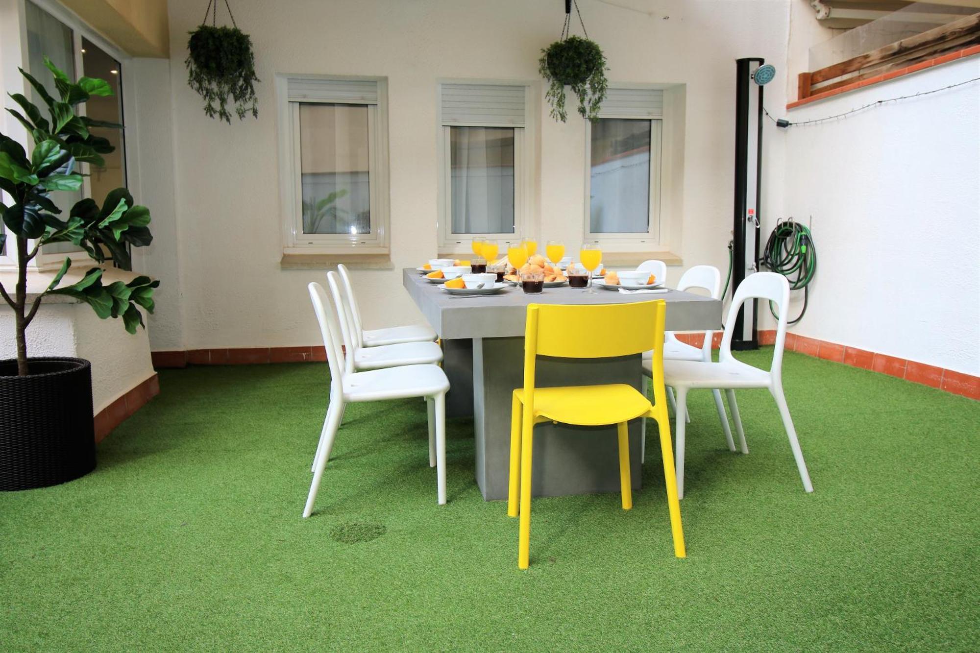Modern And Equipped With A Wonderful Terrace Apartment